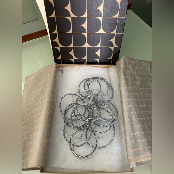 Modern beaded necklace - Picture 1 of 3